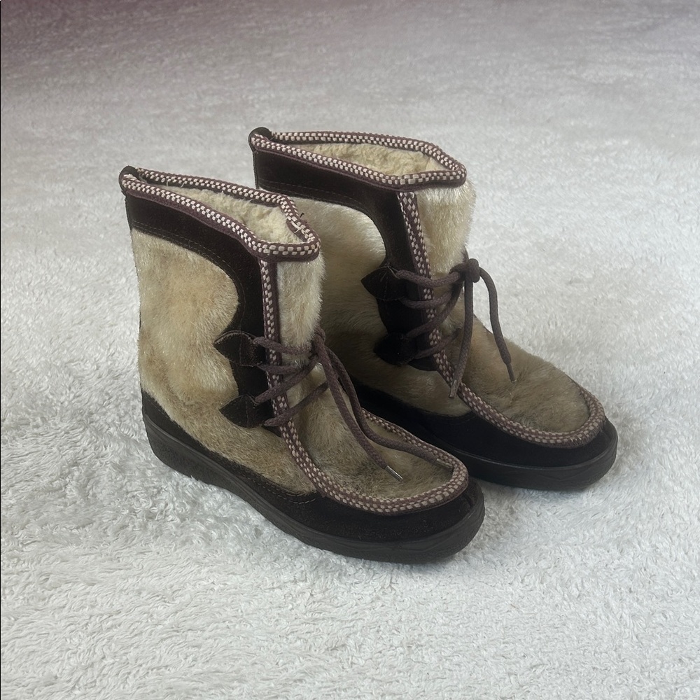 Vintage Italian‎ suede and faux fur boots - ski jumper logo size 37 or 6